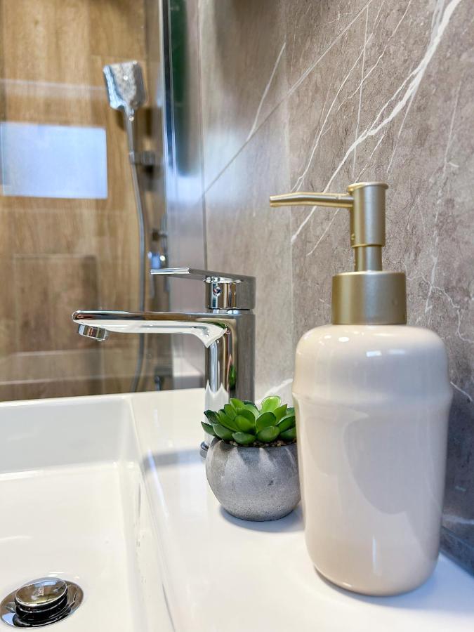וודיצה Apartments Saraden מראה חיצוני תמונה