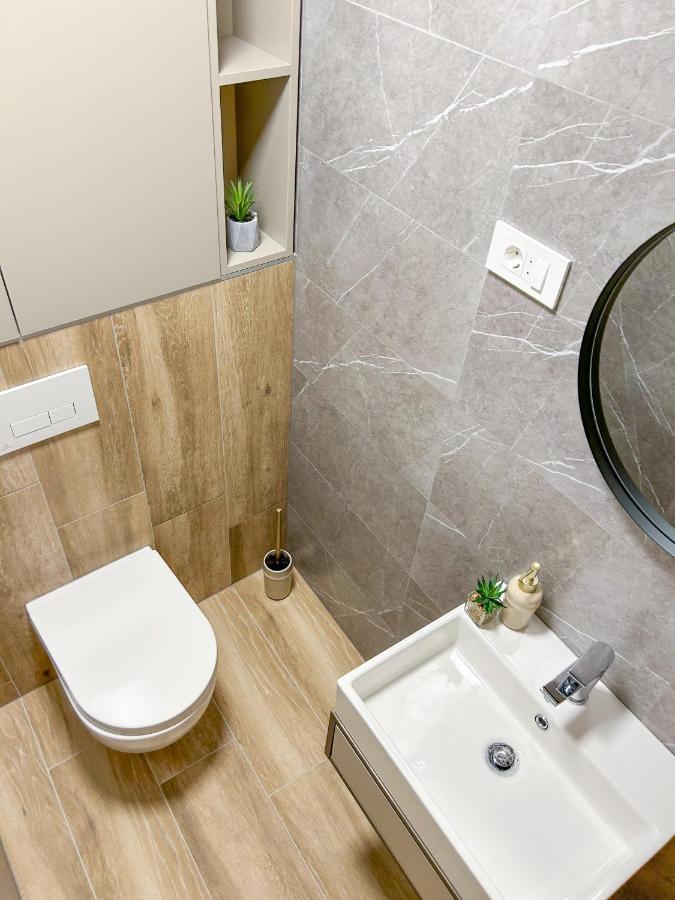 וודיצה Apartments Saraden מראה חיצוני תמונה