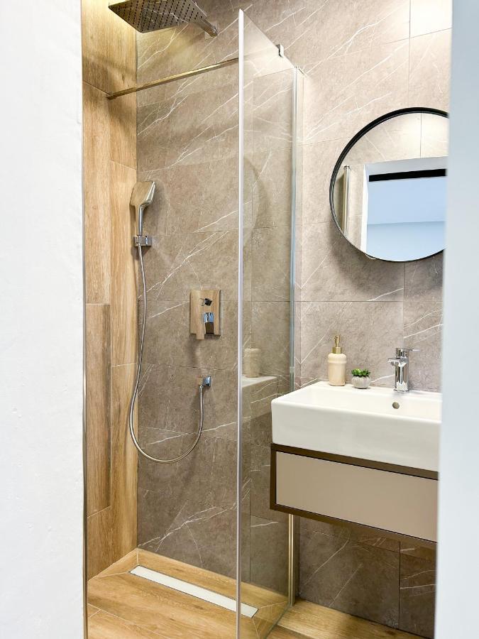 וודיצה Apartments Saraden מראה חיצוני תמונה