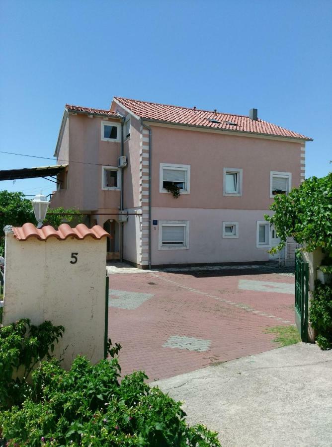 וודיצה Apartments Saraden מראה חיצוני תמונה