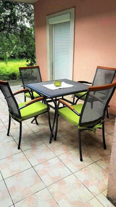 וודיצה Apartments Saraden מראה חיצוני תמונה