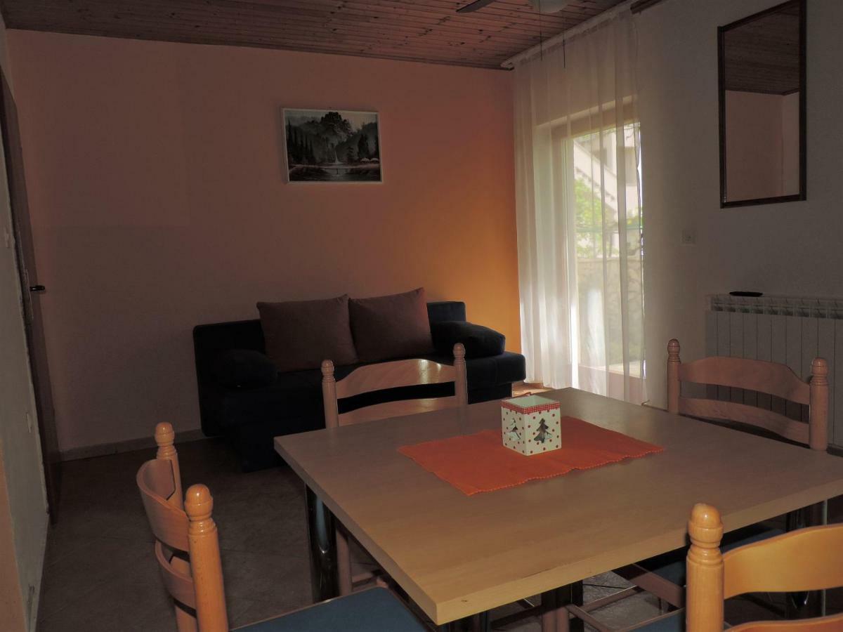 וודיצה Apartments Saraden מראה חיצוני תמונה