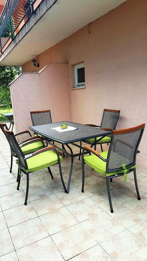 וודיצה Apartments Saraden מראה חיצוני תמונה