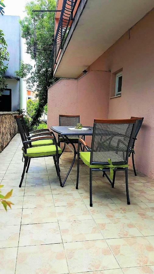 וודיצה Apartments Saraden מראה חיצוני תמונה
